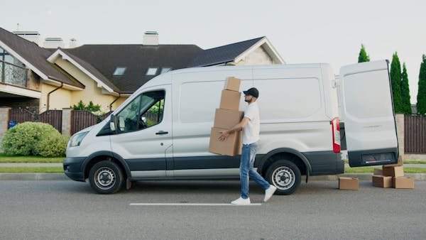 Amiens moving services: top professionals you can trust!