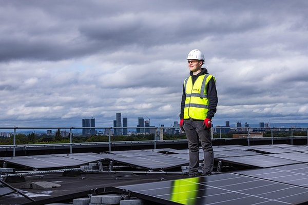 Panneau solaire photovoltaïque : économisez et réduisez votre empreinte